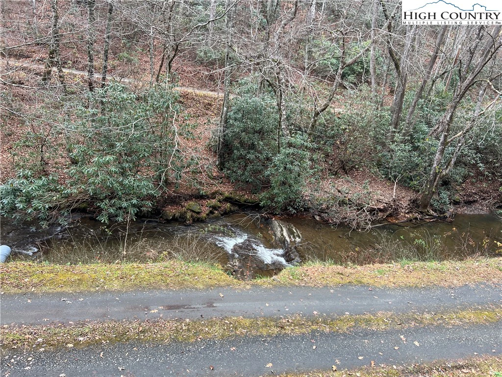 Image number 4 for the current listing