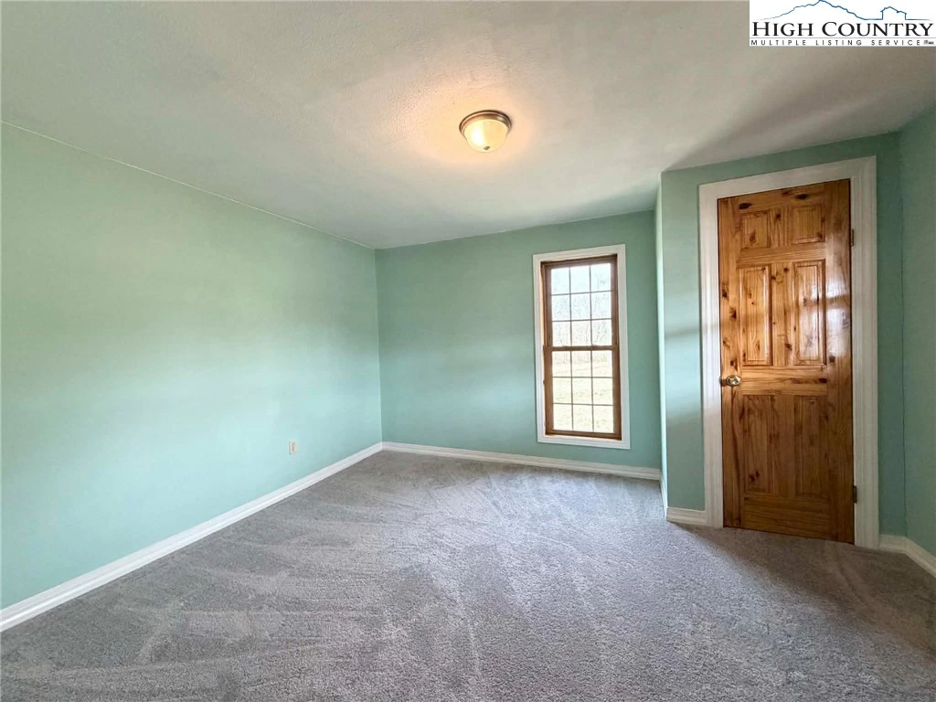 Image number 5 for the current listing