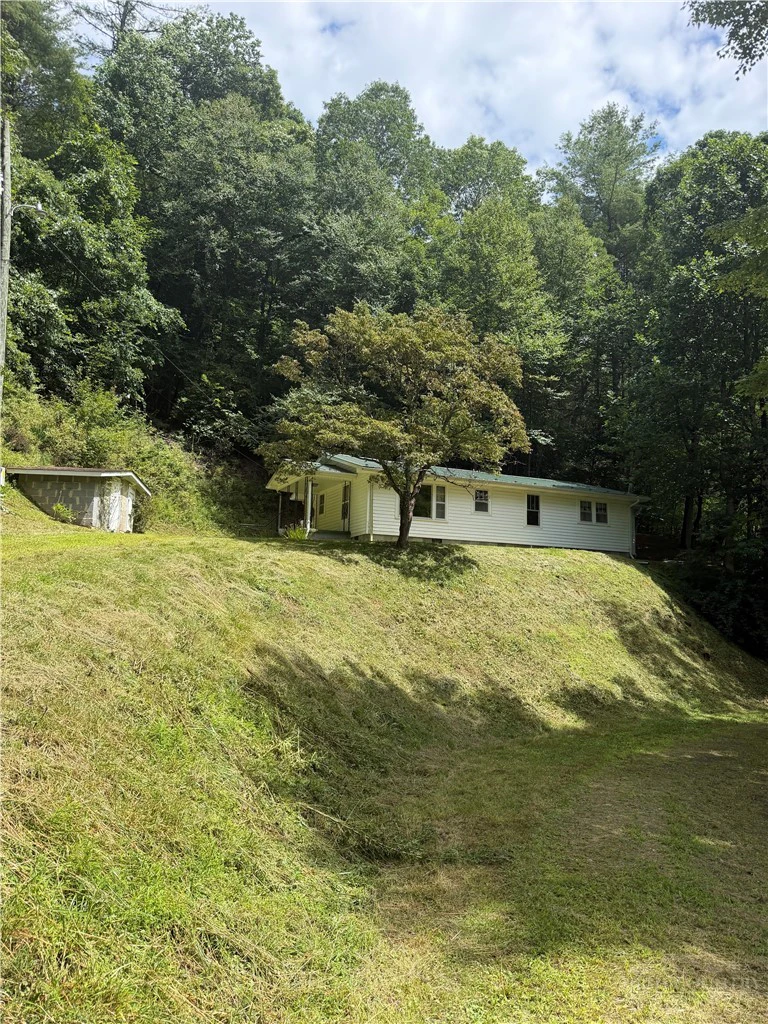 Image number 2 for the current listing