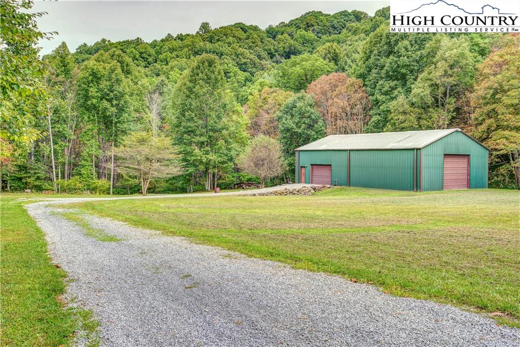Image number 18 for the current listing
