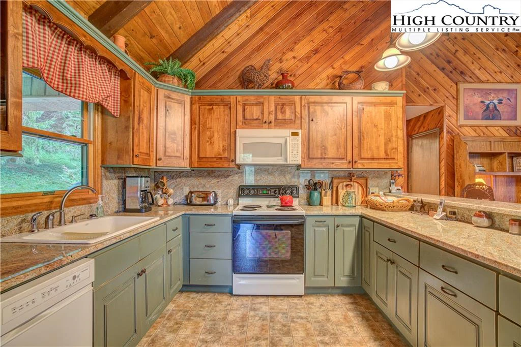 Image number 12 for the current listing