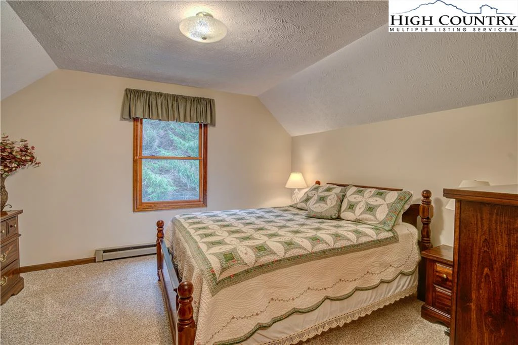 Image number 8 for the current listing