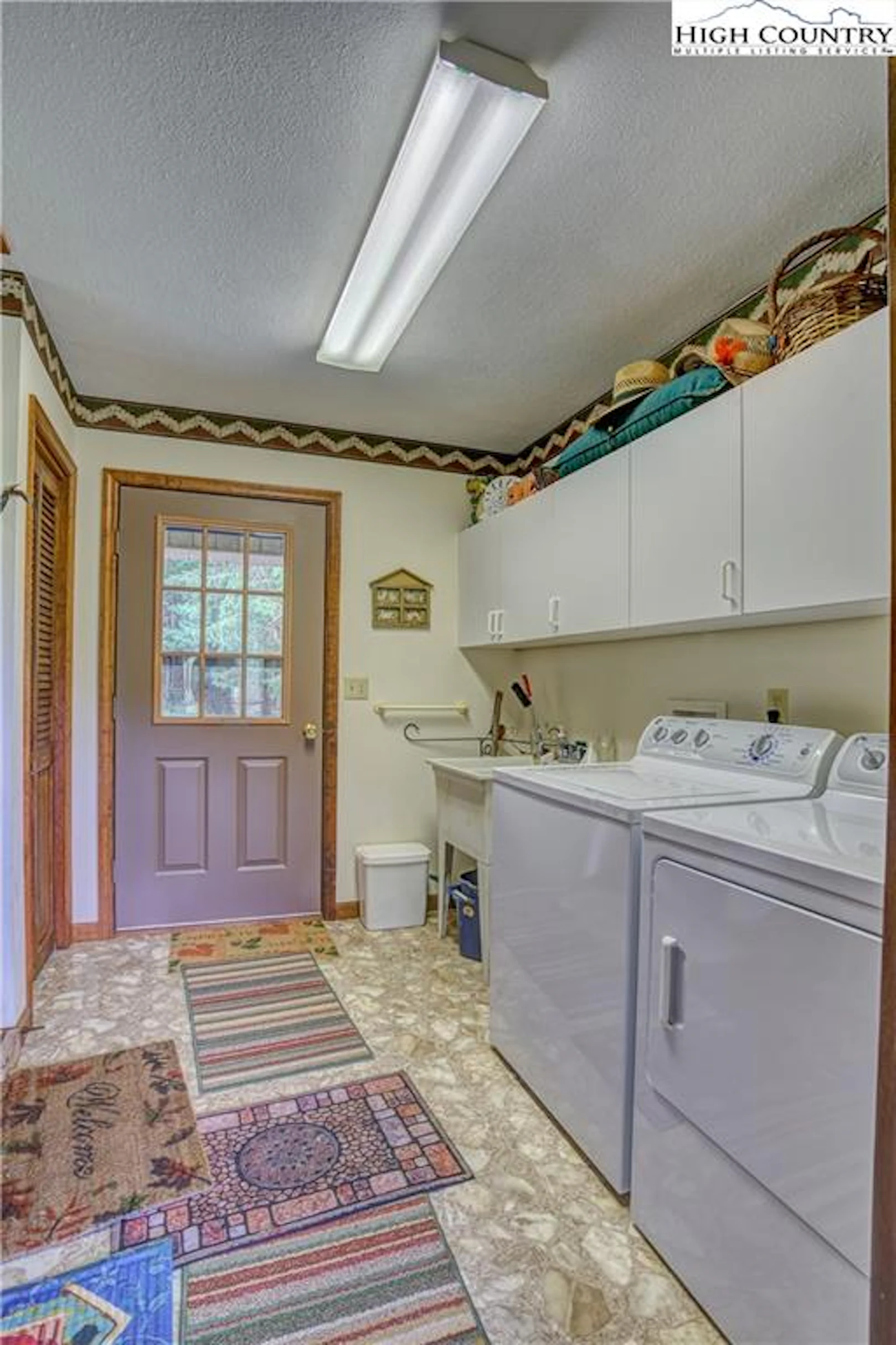 Image number 4 for the current listing