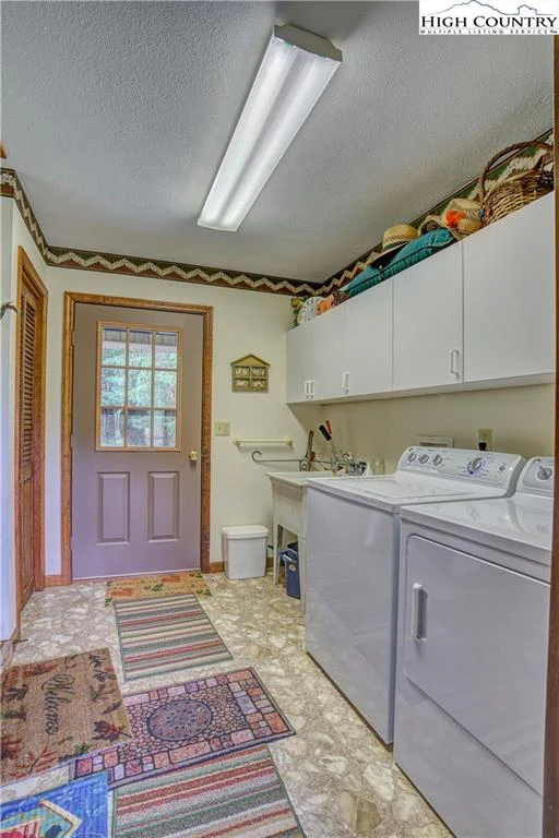 Image number 4 for the current listing