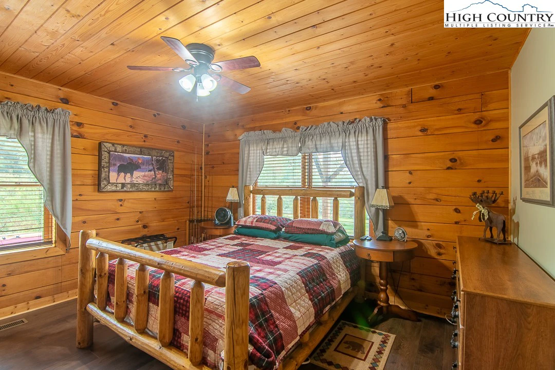 Image number 5 for the current listing