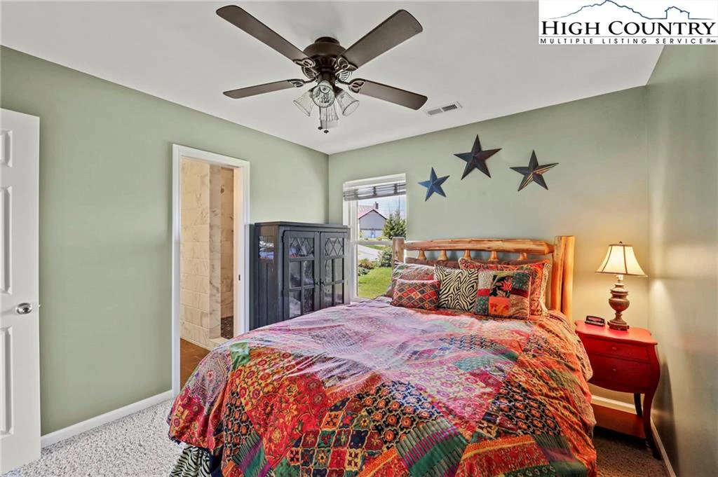 Image number 14 for the current listing