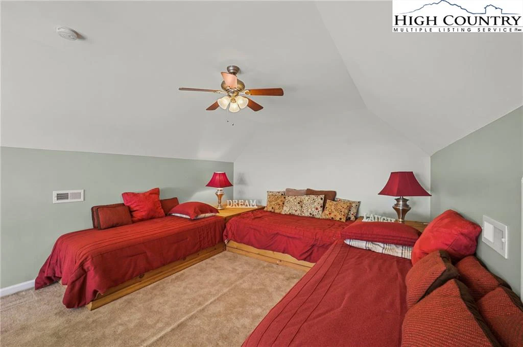 Image number 13 for the current listing