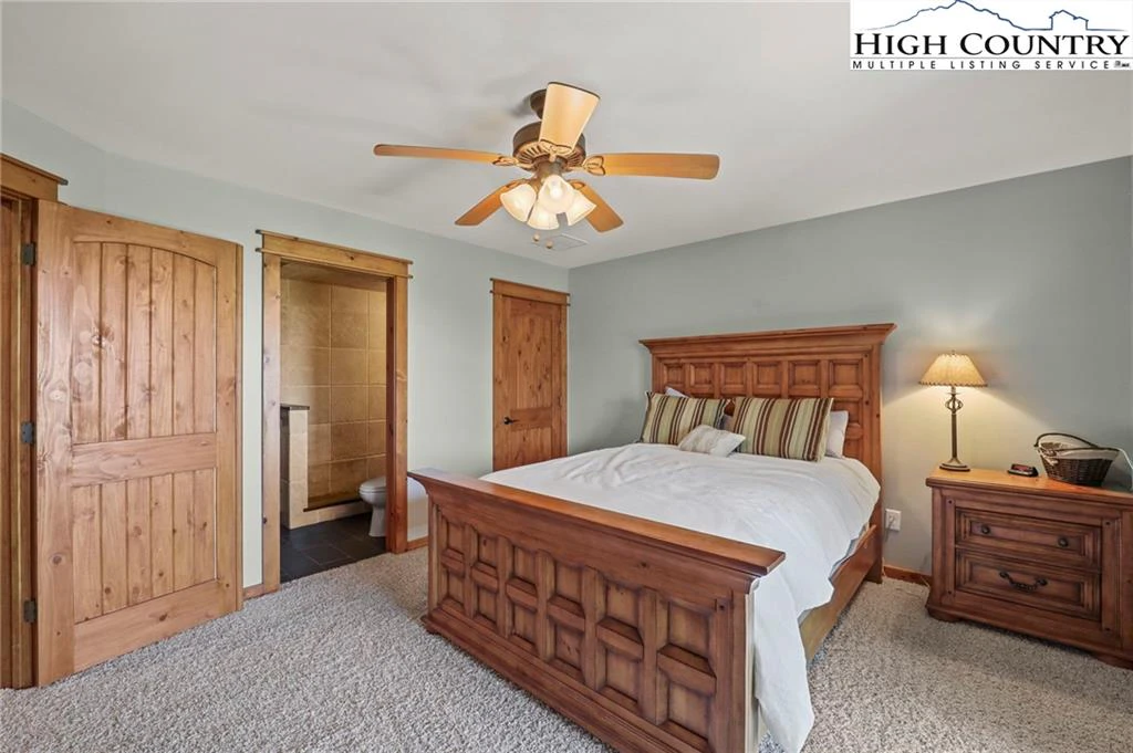 Image number 19 for the current listing