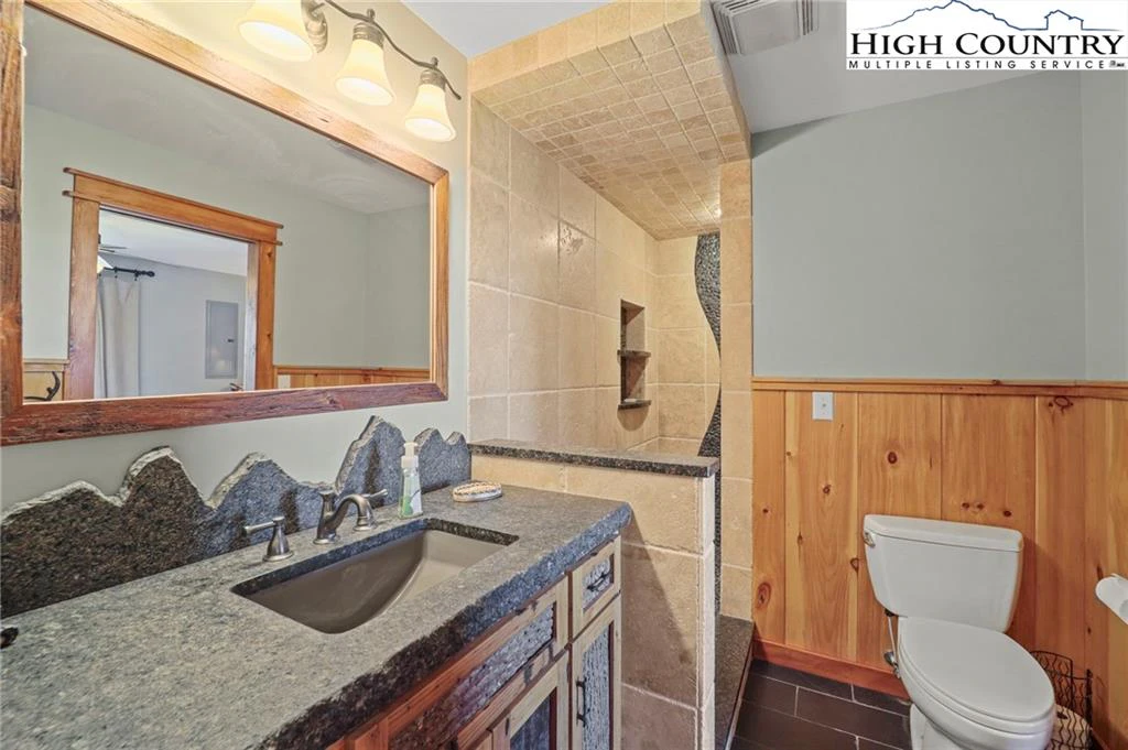 Image number 21 for the current listing