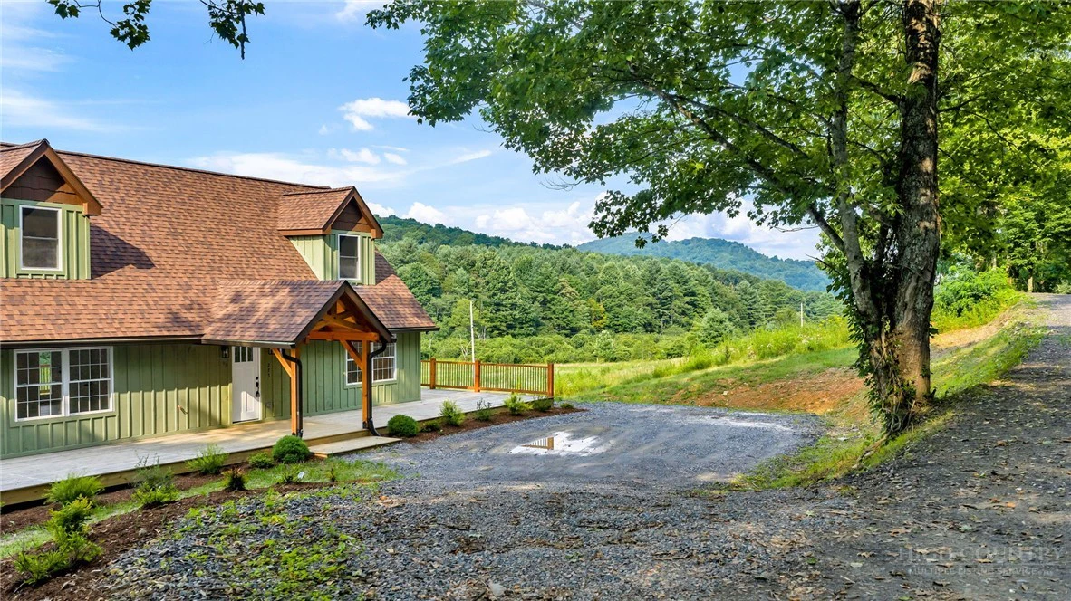 Image number 3 for the current listing