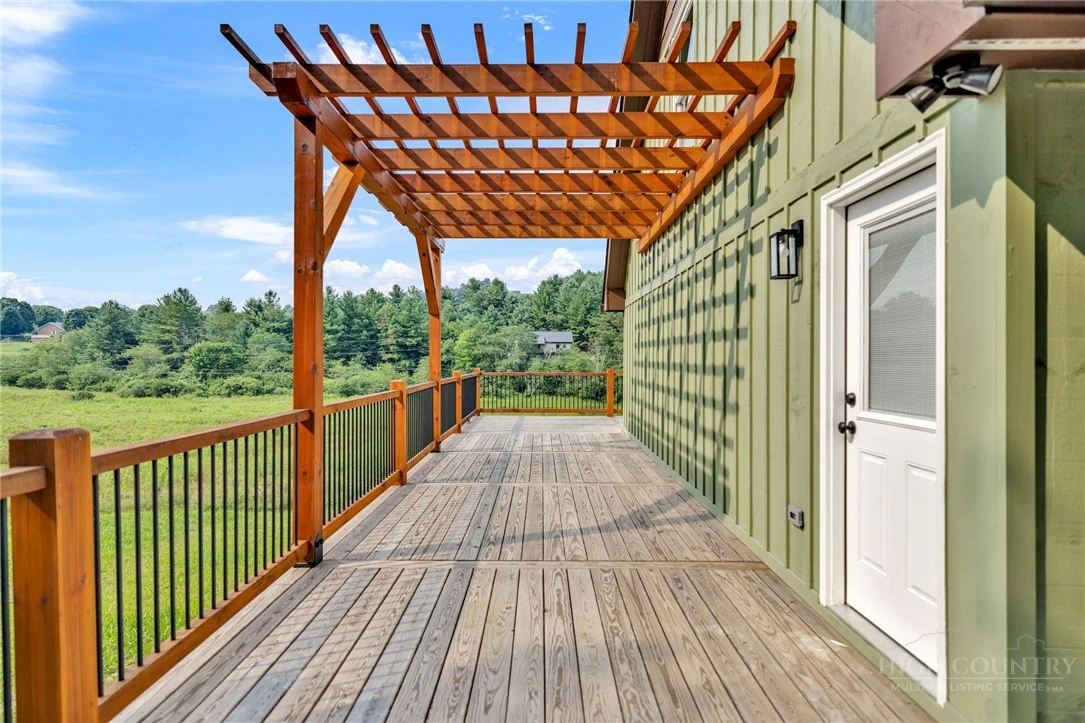 Image number 9 for the current listing