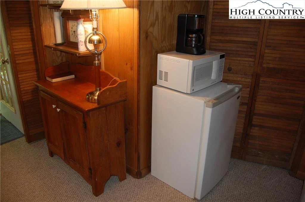 Image number 7 for the current listing