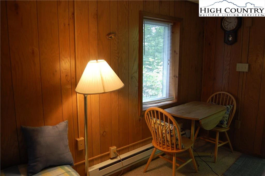 Image number 6 for the current listing
