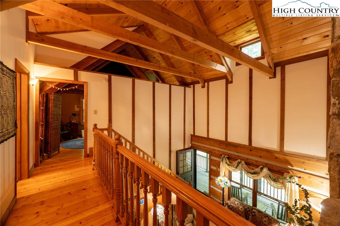 Image number 18 for the current listing