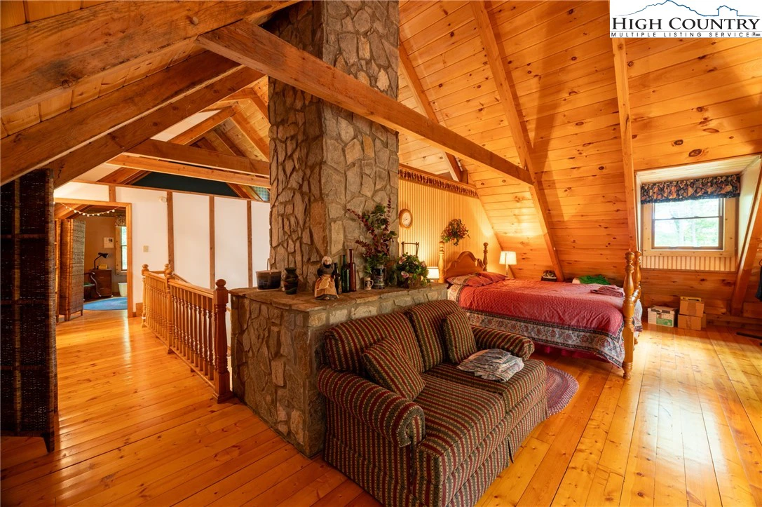 Image number 5 for the current listing