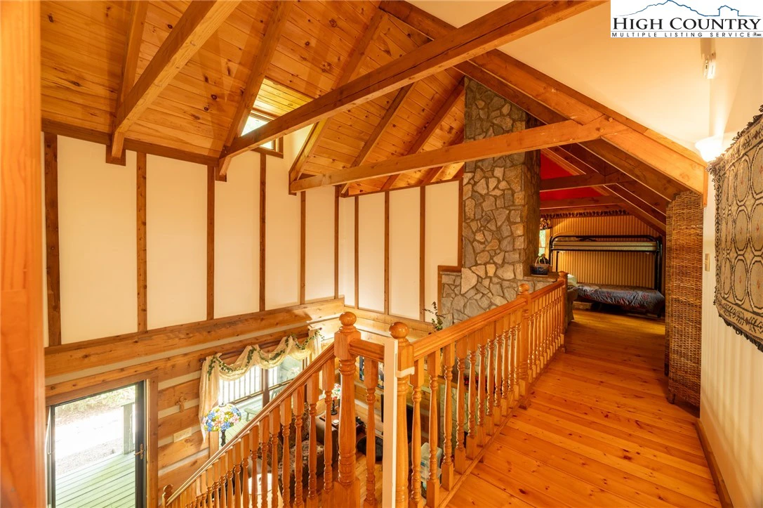 Image number 7 for the current listing