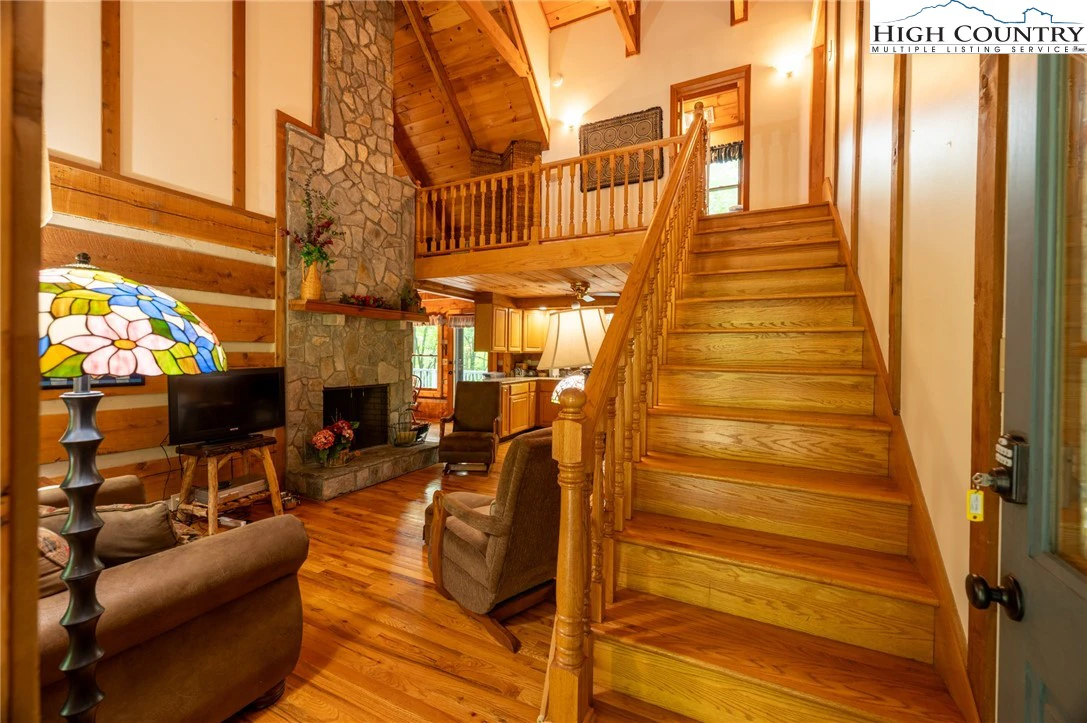 Image number 10 for the current listing
