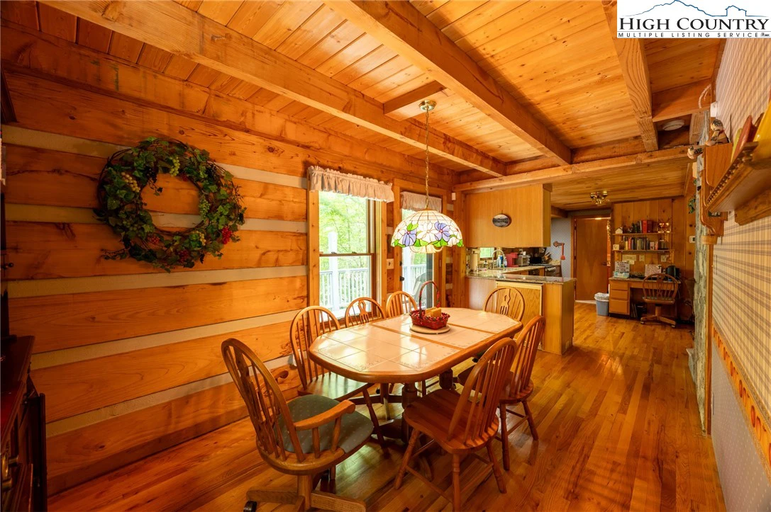 Image number 11 for the current listing