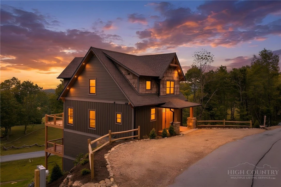 Image number 2 for the current listing