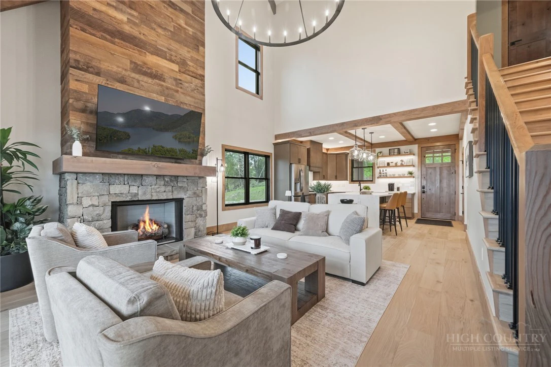 Image number 5 for the current listing