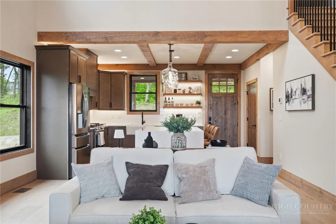 Image number 7 for the current listing