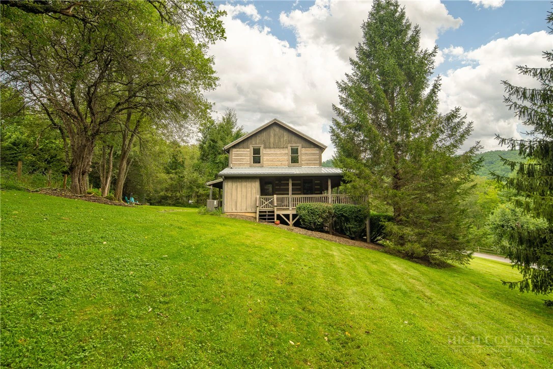Image number 2 for the current listing