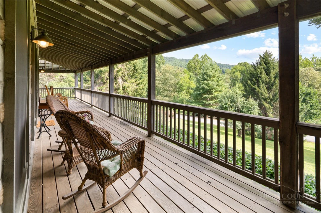 Image number 5 for the current listing