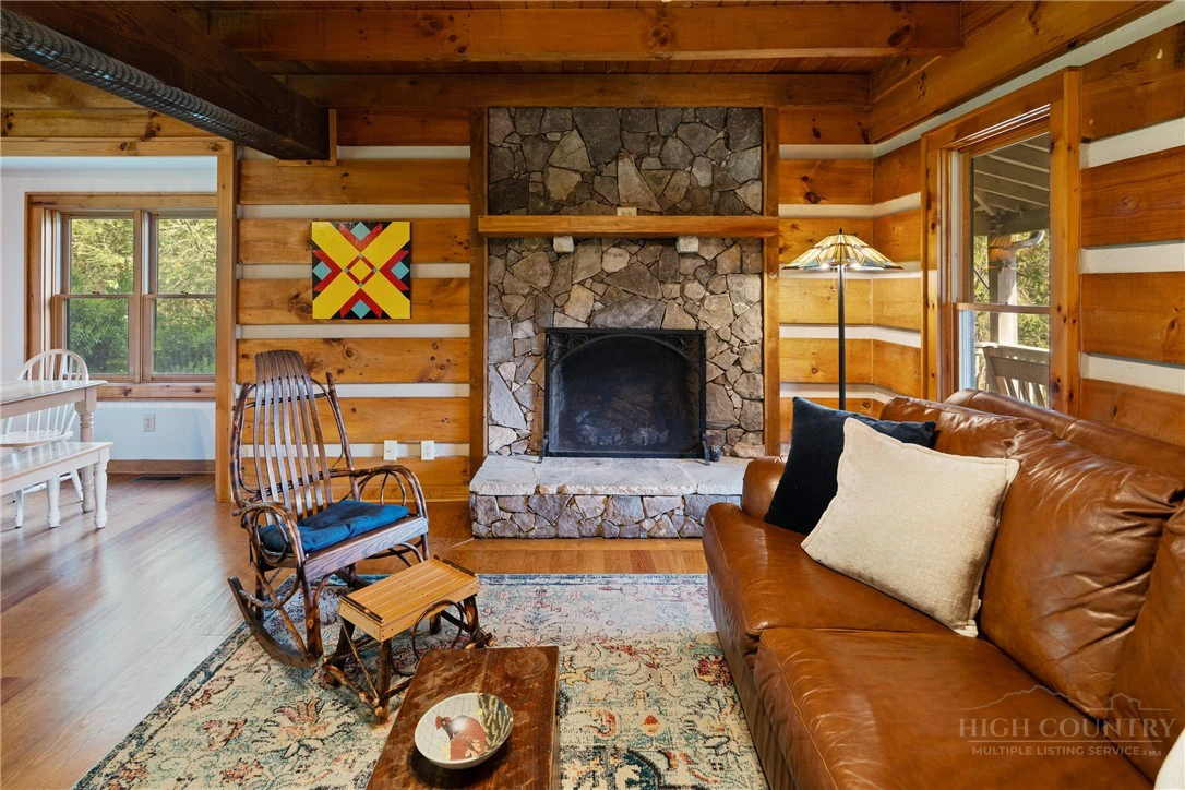 Image number 10 for the current listing