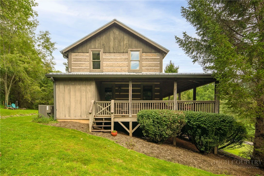 Image number 3 for the current listing