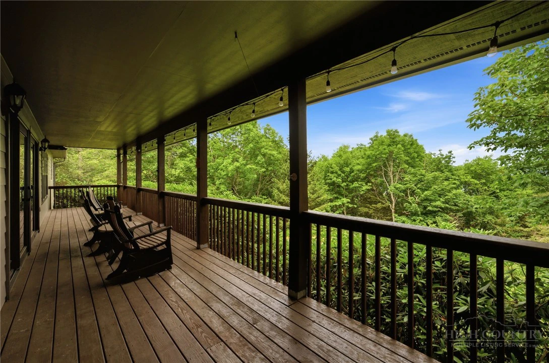 Image number 10 for the current listing