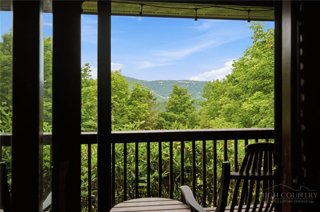 Image number 8 for the current listing