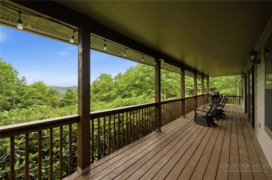Image number 9 for the current listing