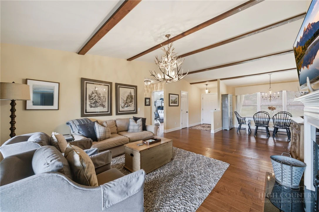 Image number 7 for the current listing