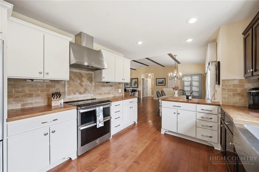 Image number 12 for the current listing
