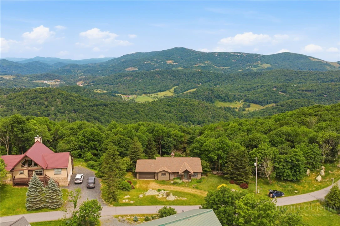 Image number 3 for the current listing