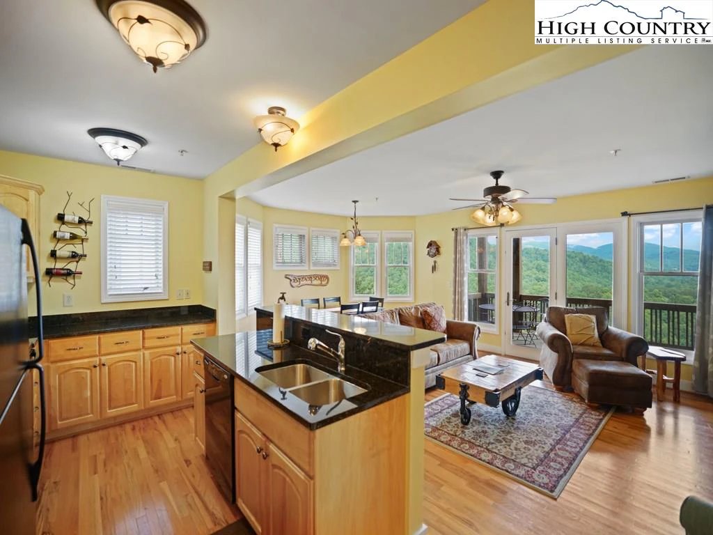 Image number 2 for the current listing