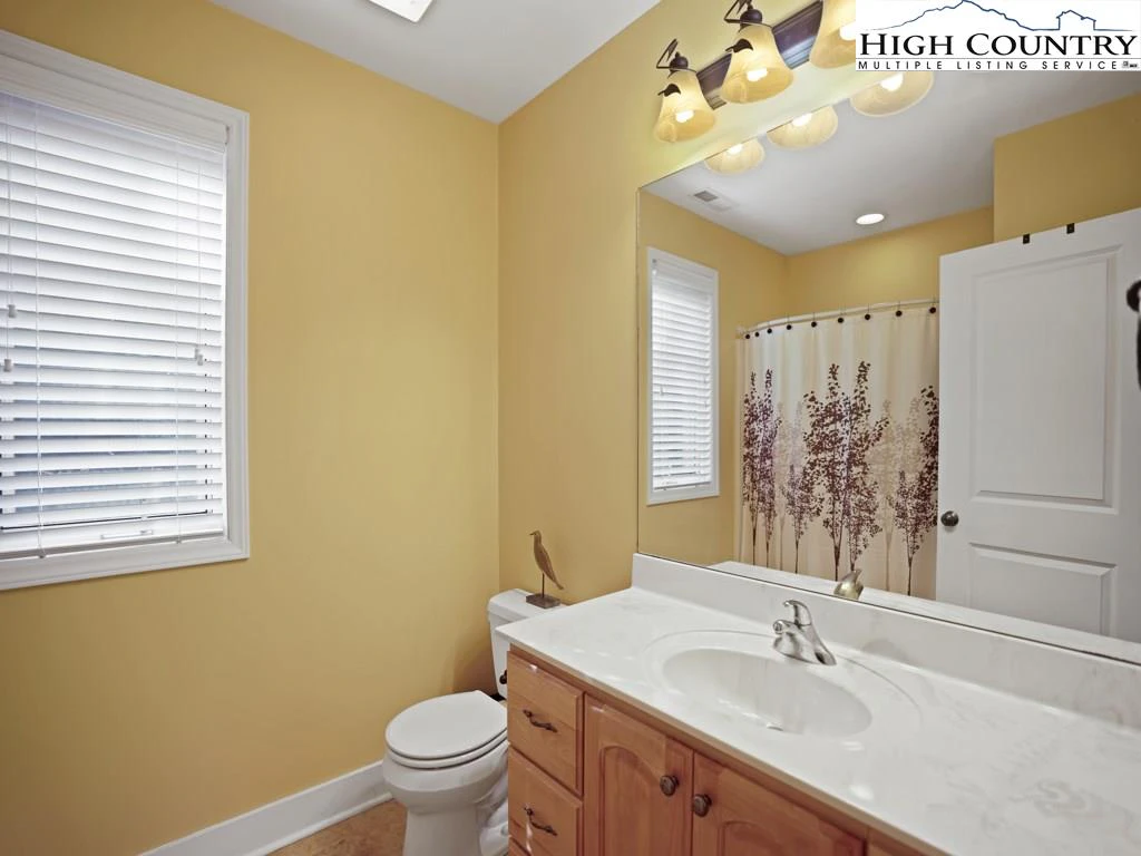 Image number 5 for the current listing
