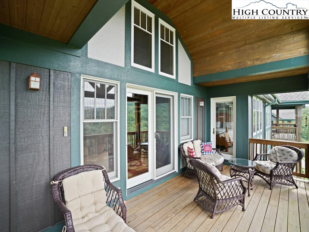 Image number 8 for the current listing