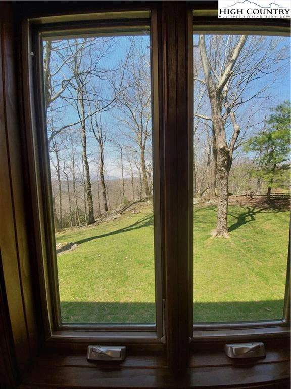 Image number 18 for the current listing