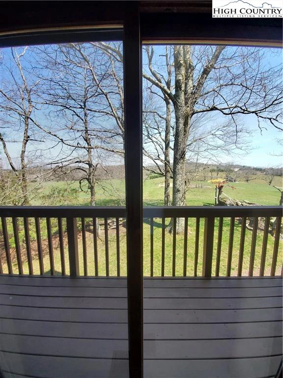 Image number 11 for the current listing