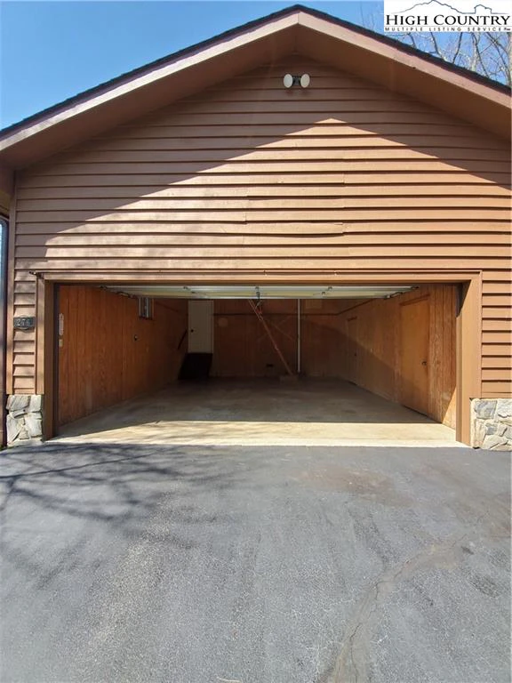 Image number 10 for the current listing