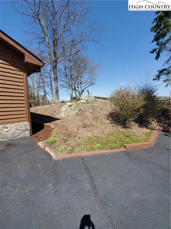 Image number 9 for the current listing