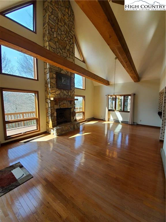 Image number 22 for the current listing