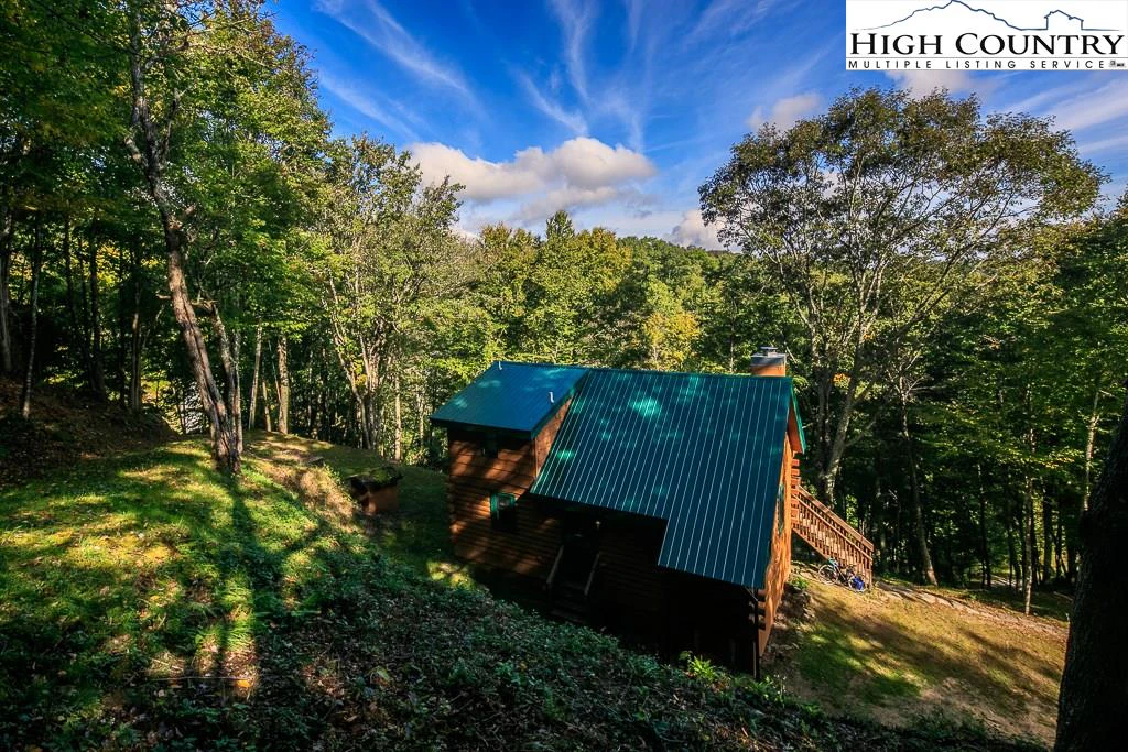 Image number 17 for the current listing