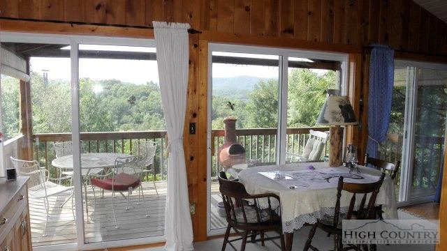 Image number 4 for the current listing