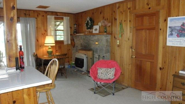 Image number 23 for the current listing