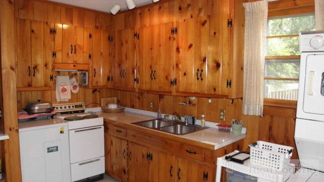 Image number 21 for the current listing