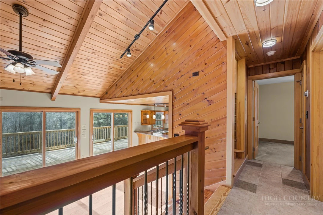 Image number 11 for the current listing