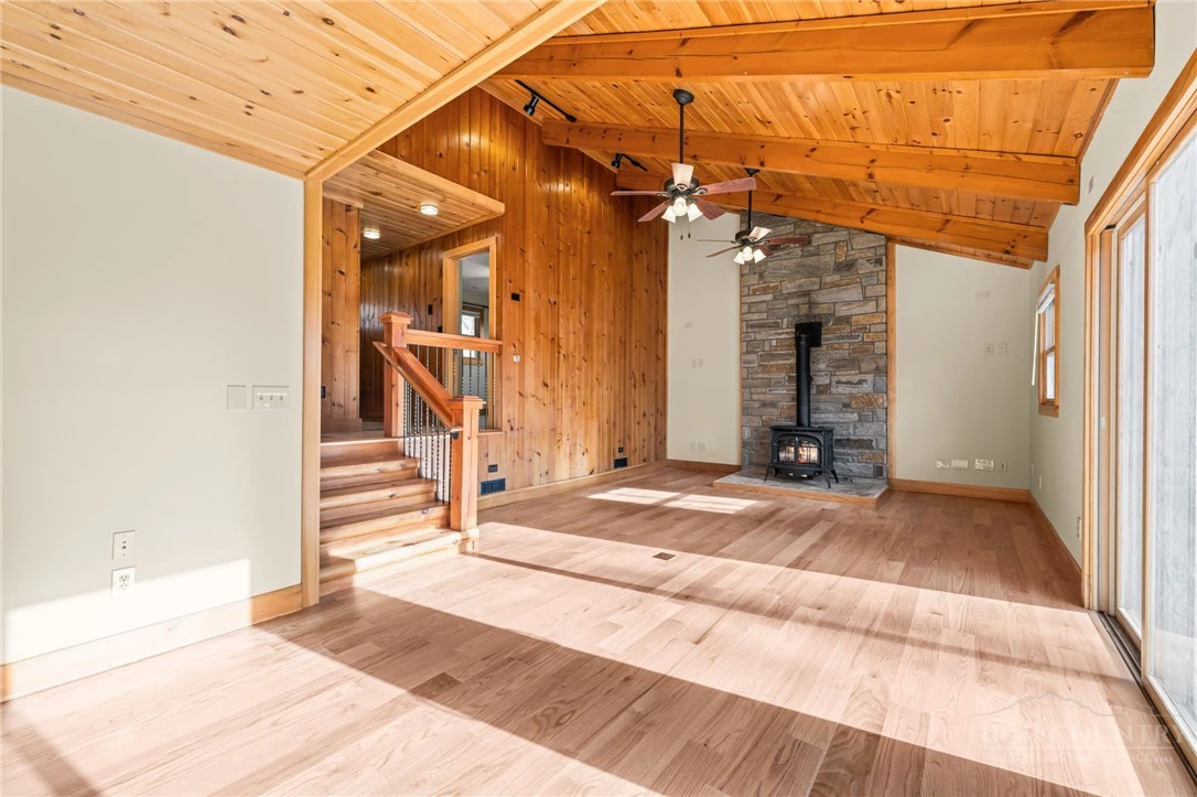 Image number 12 for the current listing