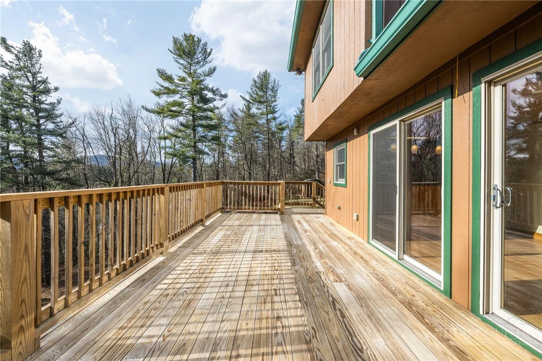 Image number 8 for the current listing